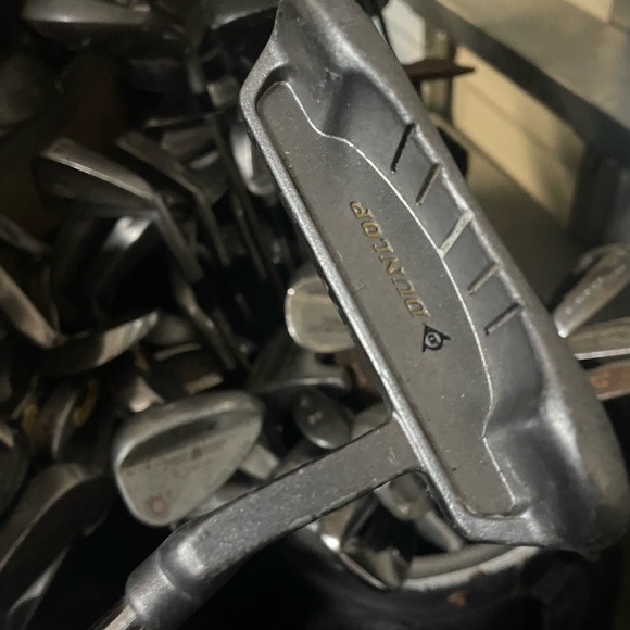 Dunlop TD plus golf putter in right handed 
Used conditions - Picture 4 of 7